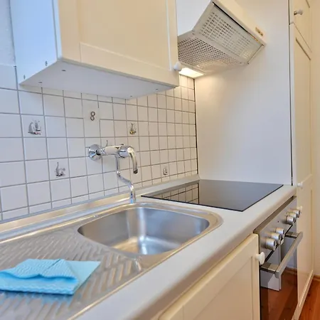 Schubert 1605 Apartment *
